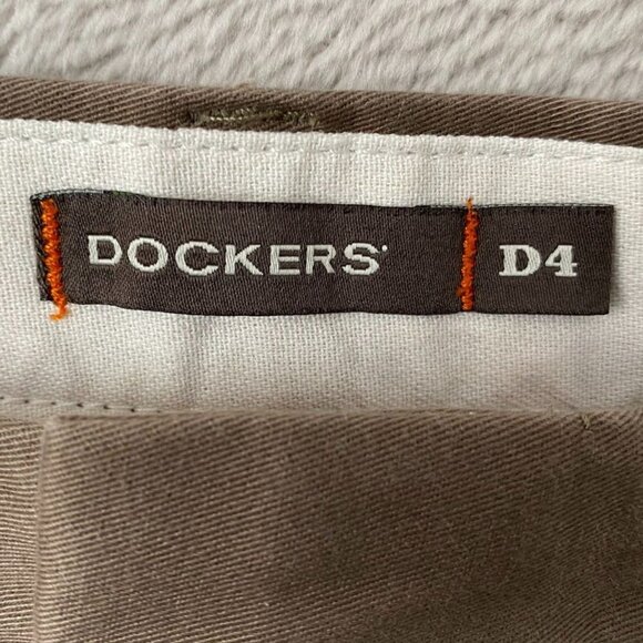 Dockers Men's Khaki Pants 42x30 D4 Classic Fit Brown 100% Cotton Straight Leg - Picture 3 of 12